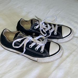 Converse low top black unisex size 13